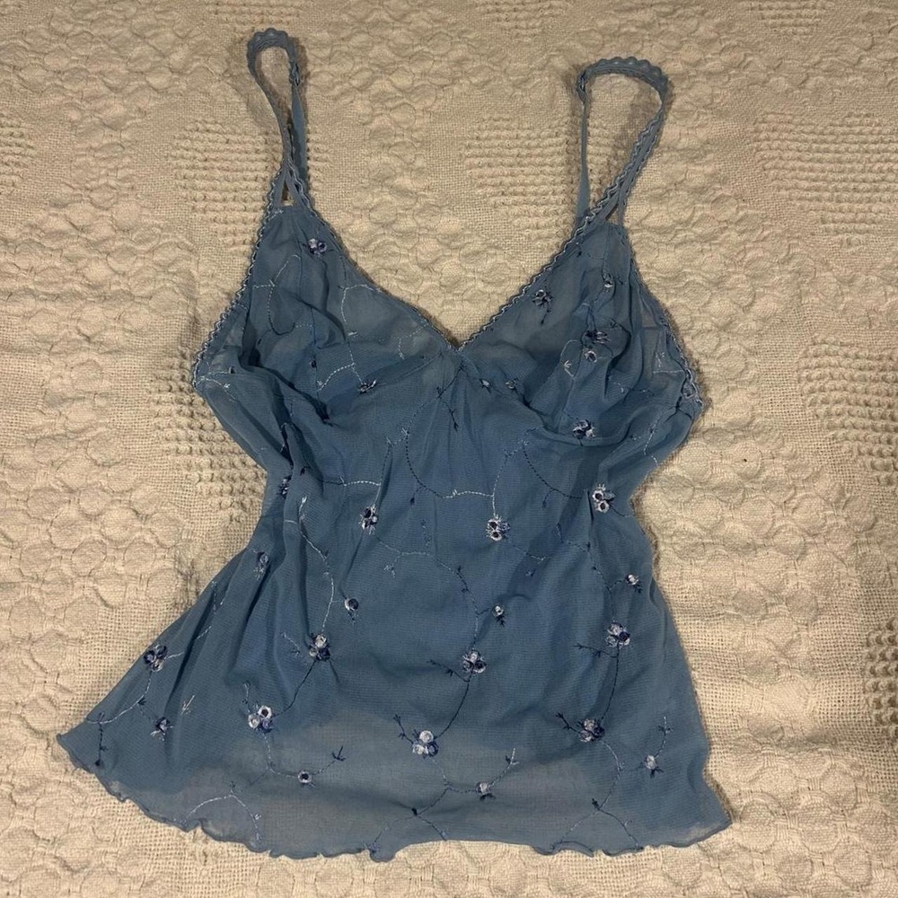 VTG Fairy Core Blue blouse with small floral embroidery and lettuce hem size XL